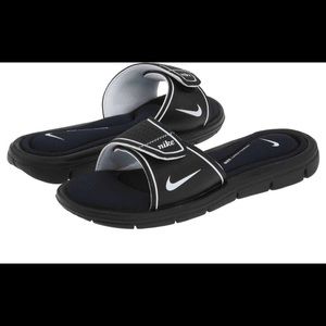nike velcro slippers